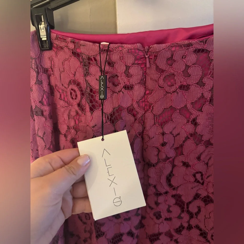 ALEXIS Estonia Pink Floral Lace Long Skirt NWT Size Small - Picture 3 of 6